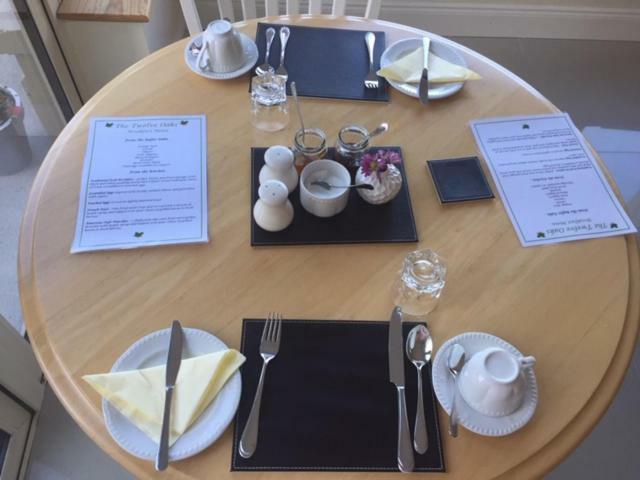 The Twelve Oaks 3*
